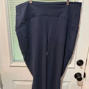 lululemon athletica Navy High-Rise Workout Leggings with Pockets, size 20